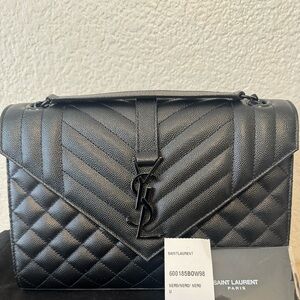 Envelope Triquilt Medium YSL Shoulder Bag in Grained Leather- Monochrome